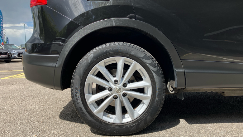Nissan Qashqai 1.2 DiG-T Acenta Premium 5dr Petrol Hatchback